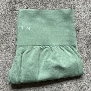 NVGTN Leggings sage green size M